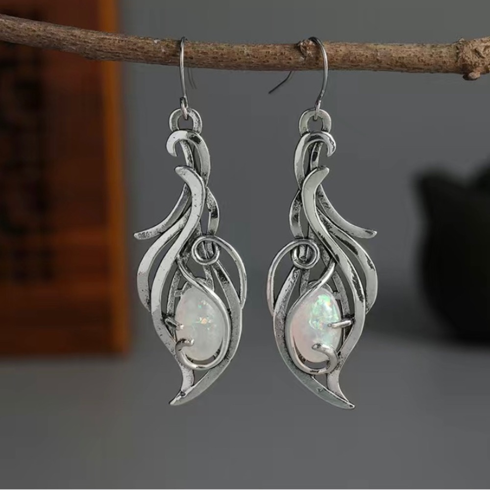 ⭐️ NEW & LIMITED 925 Silver Plated Oval Opal Earrings